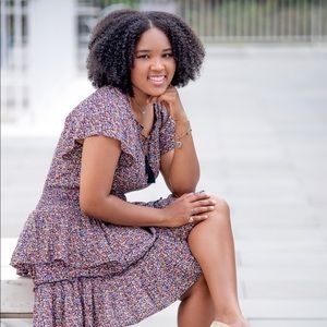 Meet your Posher, Alexis